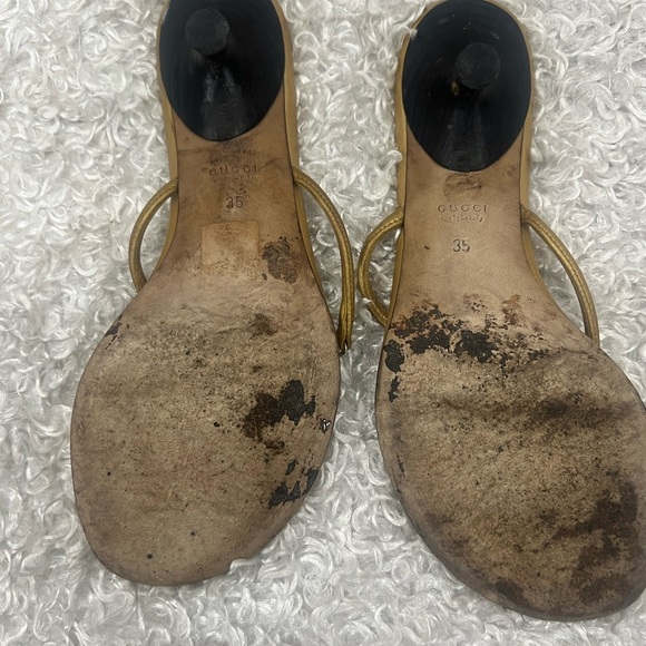 Gucci Leather GG Interlocking HEART Thong Sandals - Picture 6 of 10